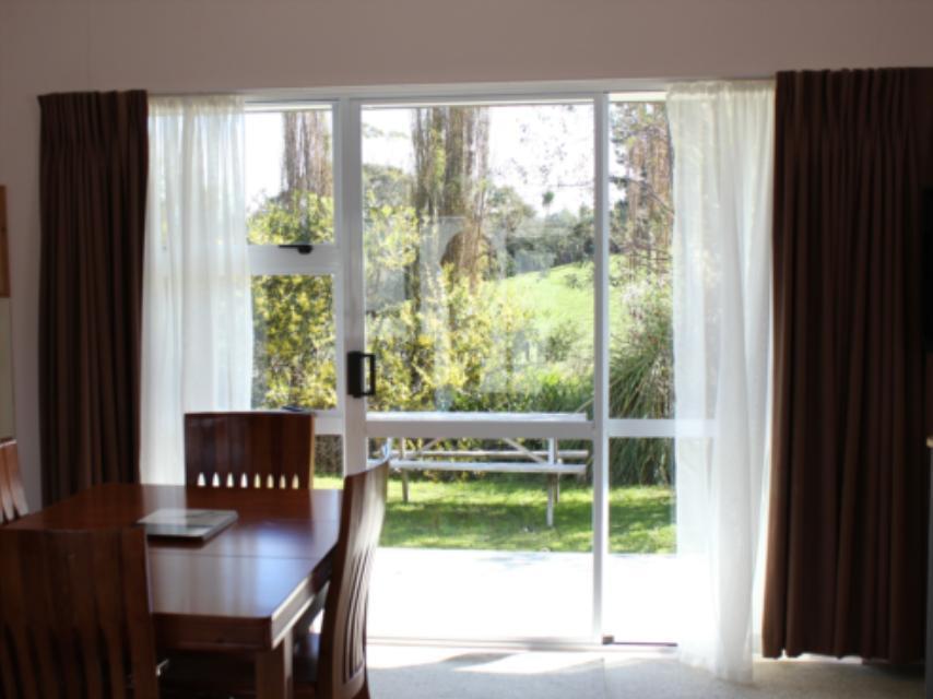 Castle Court Motel Wellsford Esterno foto
