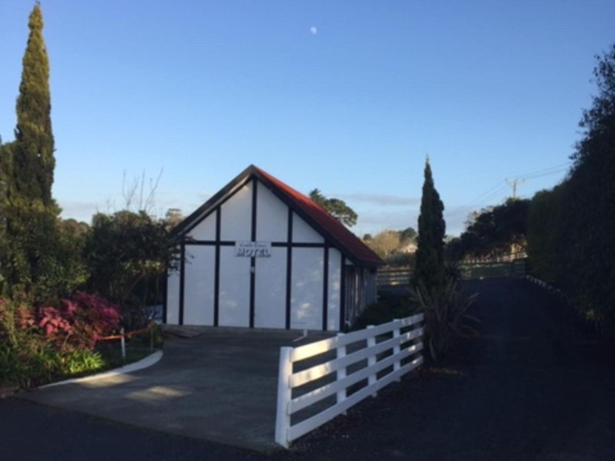 Castle Court Motel Wellsford Esterno foto